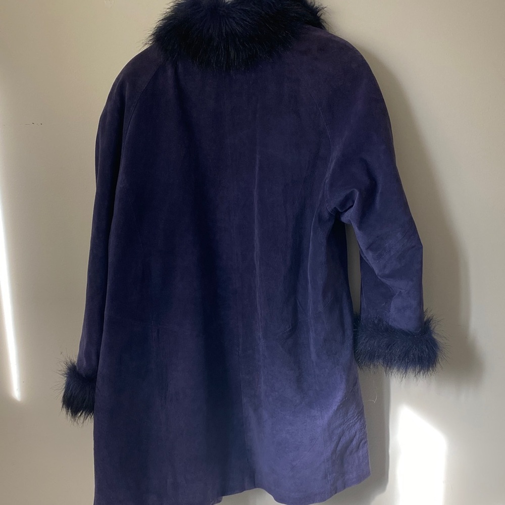 Danier Women's Deep Purple Suede Trench Coat with faux Fur Accents - Picture 6 of 7